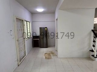 出租 3 卧室 联排别墅 在 Bang Sao Thong, Samut Prakan
