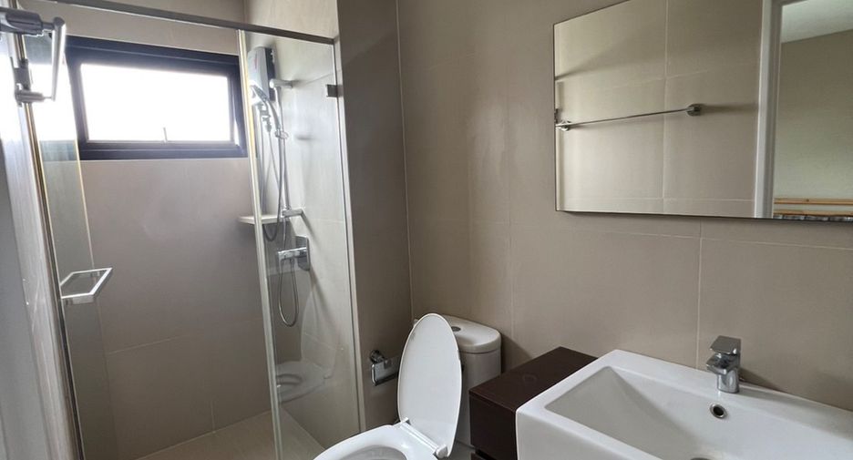 For rent 3 ベッドルーム townhouse in Suan Luang, Bangkok