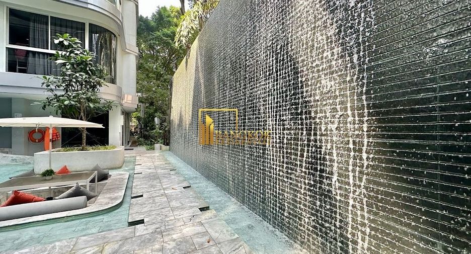 For rent 2 bedrooms condo in Watthana, Bangkok