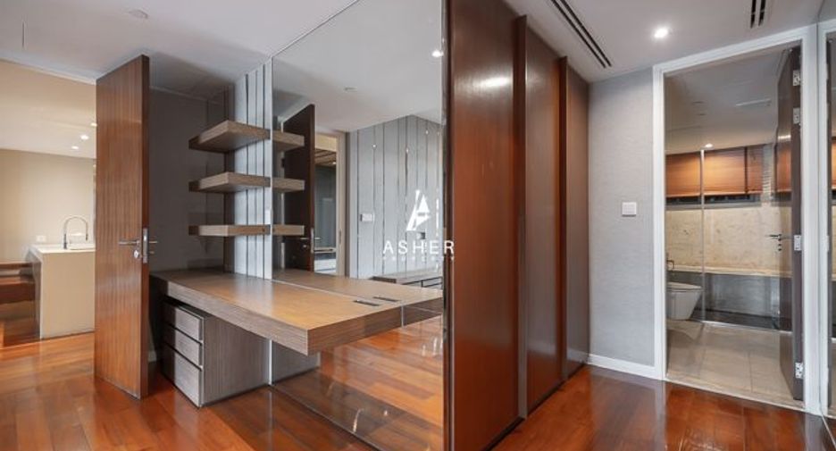 À louer 2 chambres condo à Yan Nawa, Bangkok