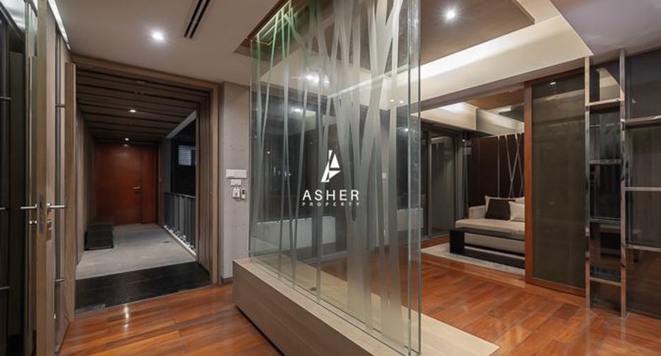 À louer 2 chambres condo à Yan Nawa, Bangkok