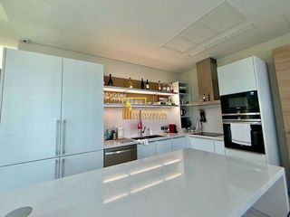 Condo en alquiler de 2 habitaciones en Pathum Wan, Bangkok