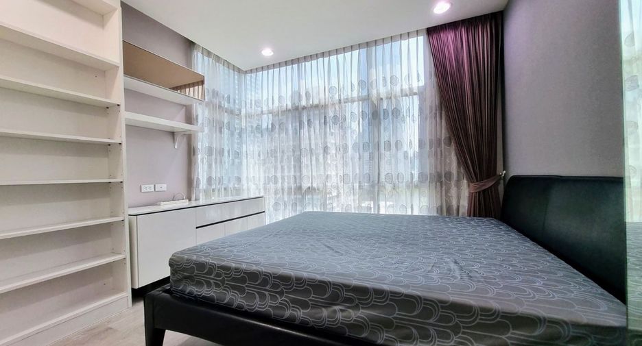 For rent 2 bedrooms condo in Sathon, Bangkok