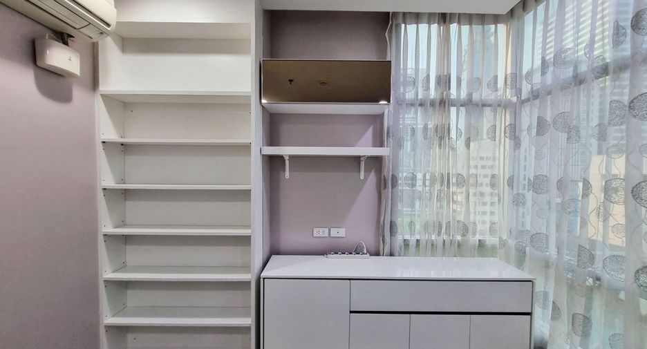 For rent 2 bedrooms condo in Sathon, Bangkok