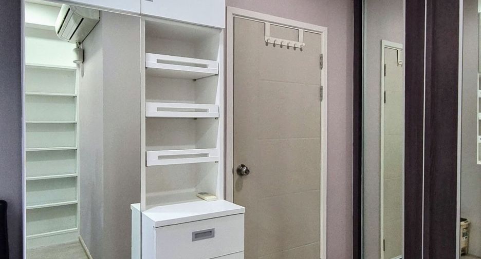 For rent 2 bedrooms condo in Sathon, Bangkok