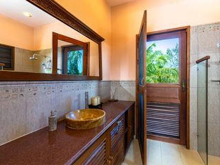 Villa zum Kauf mit 4 Zimmer in Thalang, Phuket
