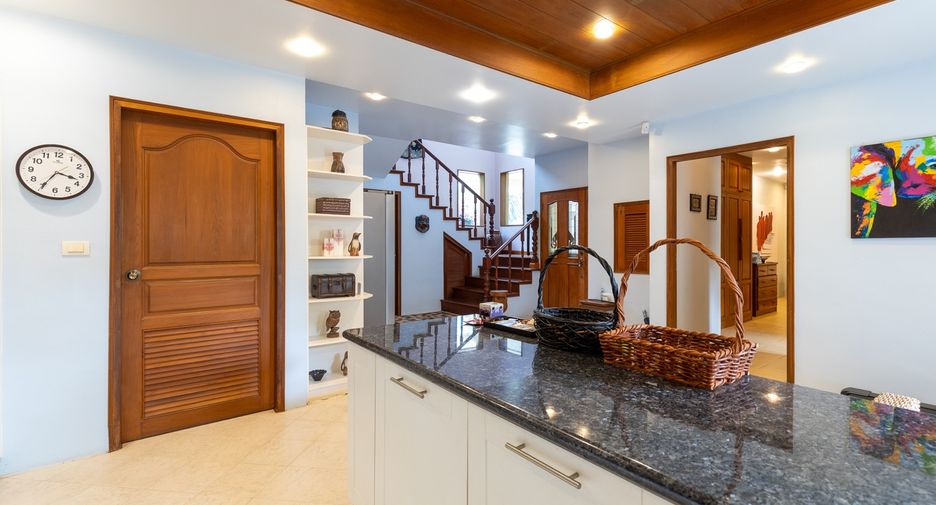 Villa zum Kauf mit 4 Zimmer in Thalang, Phuket