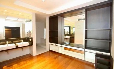 For rent 4 bed condo in Pathum Wan, Bangkok