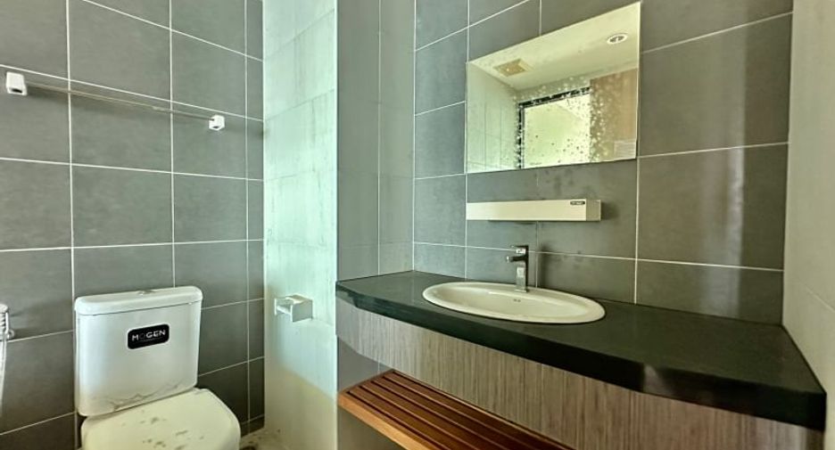 Condo en venta de 1 habitaciones en Si Racha, Chonburi