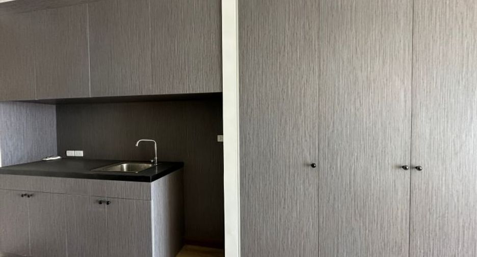 Condo en venta de 1 habitaciones en Si Racha, Chonburi