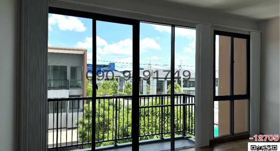 For rent 3 bedrooms townhouse in Prawet, Bangkok