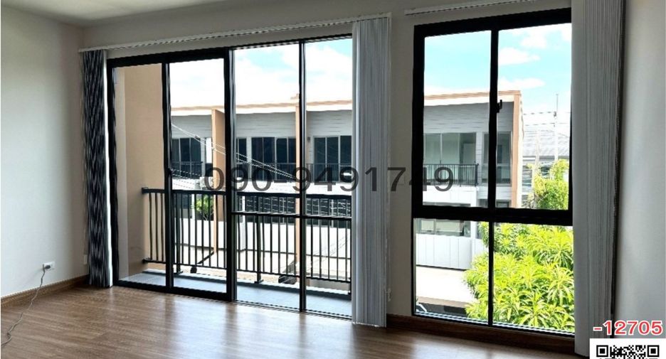 For rent 3 bedrooms townhouse in Prawet, Bangkok