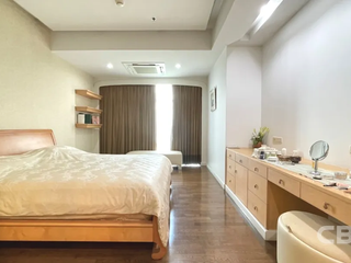 For sale 3 bedrooms condo in Sathon, Bangkok