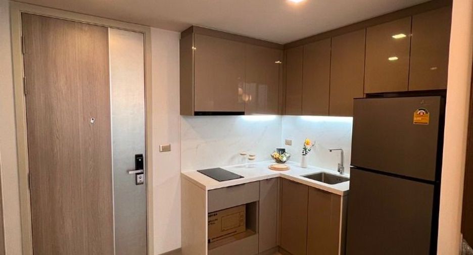 Аренда и продажа 1 кровать кондо в Хуаи Кхщанг, Бангкок
