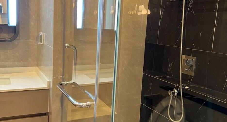 Аренда и продажа 1 кровать кондо в Хуаи Кхщанг, Бангкок