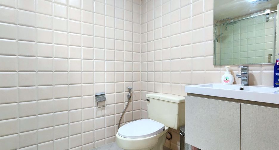 À vendre 2 chambres condo à Watthana, Bangkok