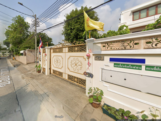 For sale 4 Beds house in Dusit, Bangkok