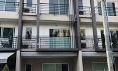 For rent 3 ベッドルーム townhouse in Suan Luang, Bangkok