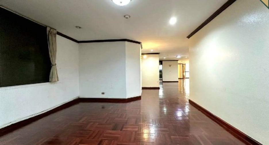 For sale 3 bed condo in Khlong Toei, Bangkok