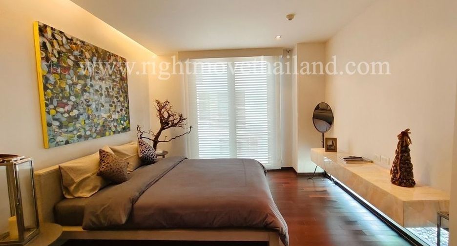 For sale 3 bedrooms condo in Yan Nawa, Bangkok