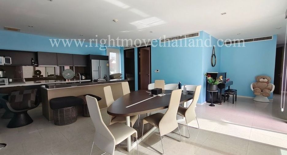 For sale 3 bedrooms condo in Yan Nawa, Bangkok