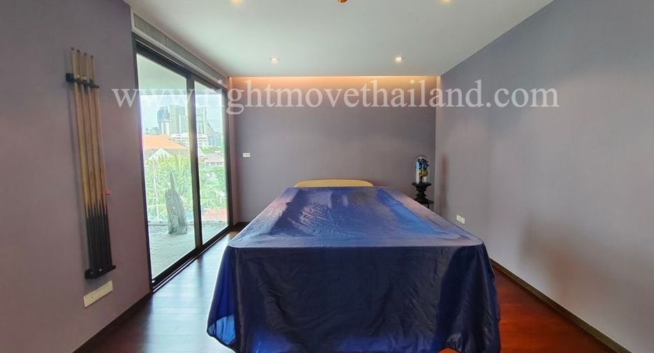 For sale 3 bedrooms condo in Yan Nawa, Bangkok
