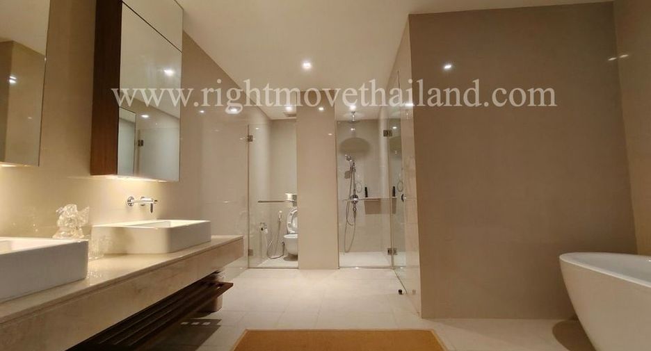 For sale 3 bedrooms condo in Yan Nawa, Bangkok