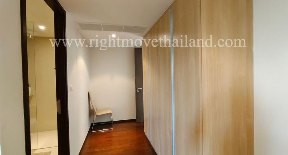 For sale 3 bedrooms condo in Yan Nawa, Bangkok