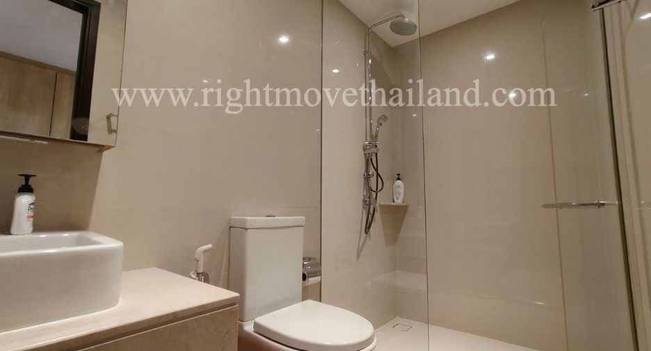 For sale 3 bedrooms condo in Yan Nawa, Bangkok