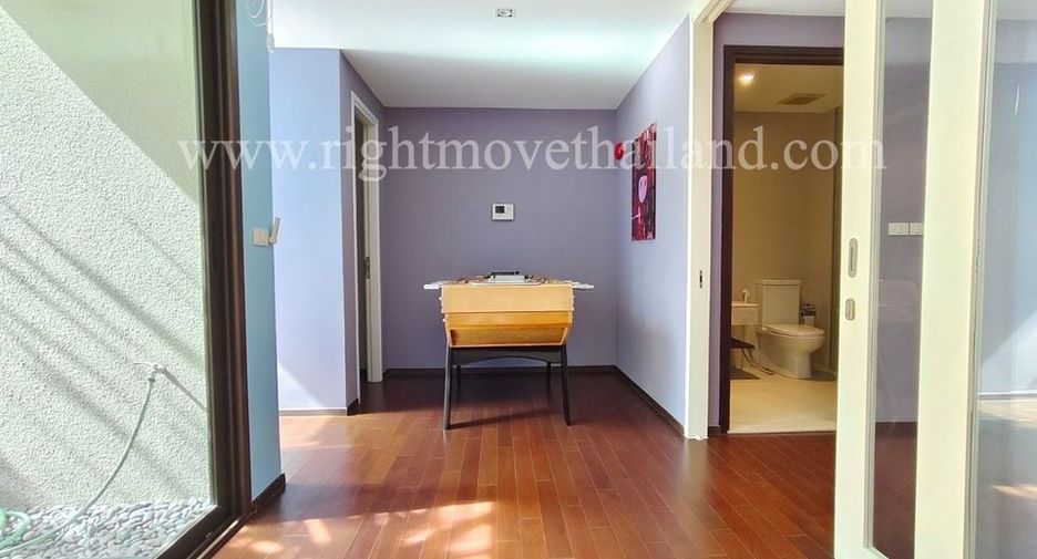 For sale 3 bedrooms condo in Yan Nawa, Bangkok