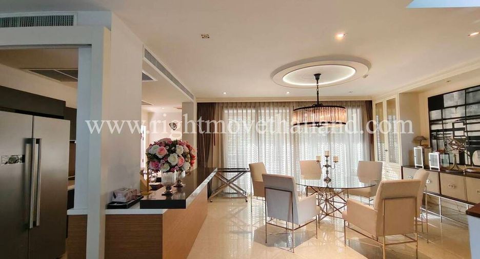 Condo en venta de 3 habitaciones en Yan Nawa, Bangkok