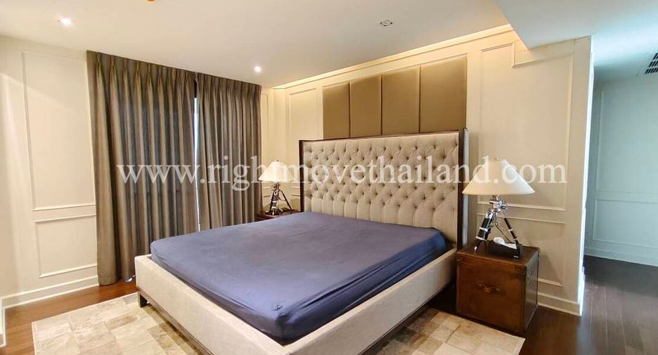 Condo en venta de 3 habitaciones en Yan Nawa, Bangkok