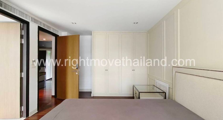 Condo en venta de 3 habitaciones en Yan Nawa, Bangkok