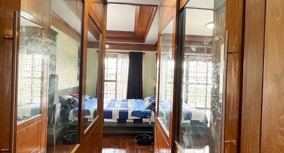 For sale 3 bedrooms house in Si Racha, Chonburi