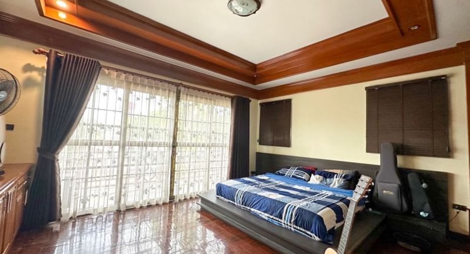 For sale 3 bedrooms house in Si Racha, Chonburi