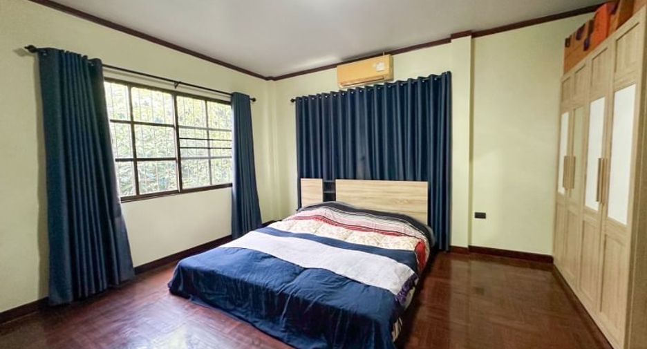 For sale 3 bedrooms house in Si Racha, Chonburi