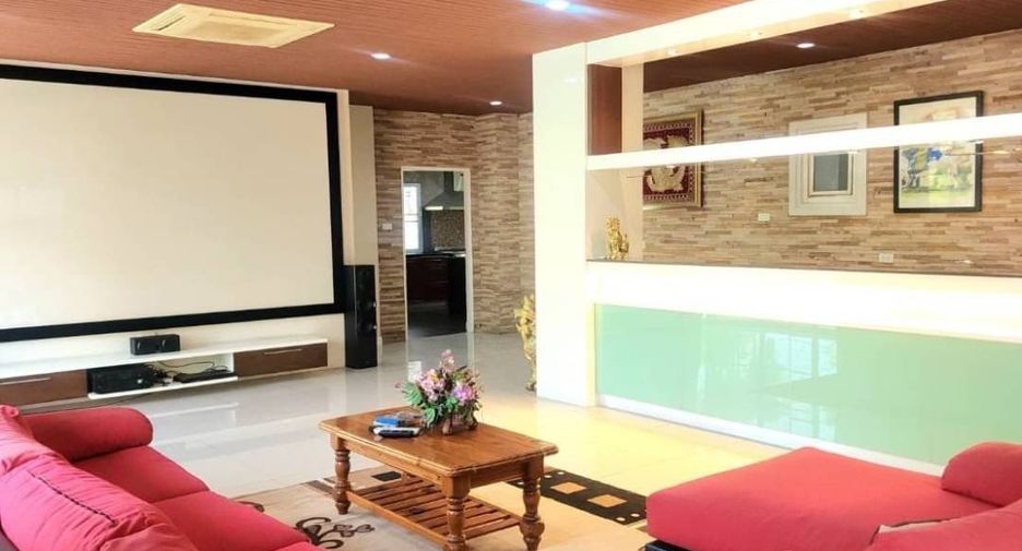 For rent and for sale 6 bedrooms house in Mueang Chiang Mai, Chiang Mai