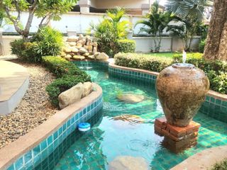 Haus zur Miete und zum Kauf mit 6 Zimmer in Mueang Chiang Mai, Chiang Mai