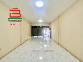 出售 2 卧室 商业空间 在 Bang Khen, 曼谷