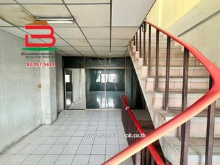 出售 2 卧室 商业空间 在 Bang Khen, 曼谷