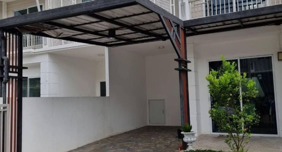 À louer 3 chambres maison de ville à Mueang Chiang Mai, Chiang Mai