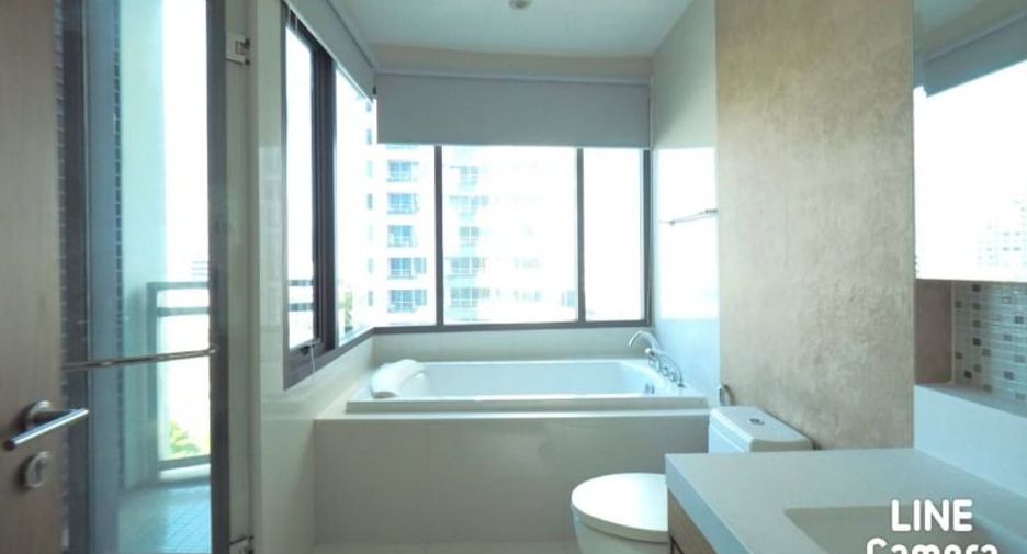For rent and for sale 2 bedrooms condo in Khlong Toei, Bangkok