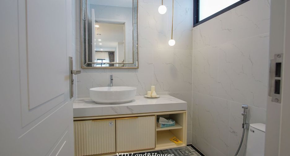 Casa en alquiler de 4 habitaciones en Saphan Sung, Bangkok