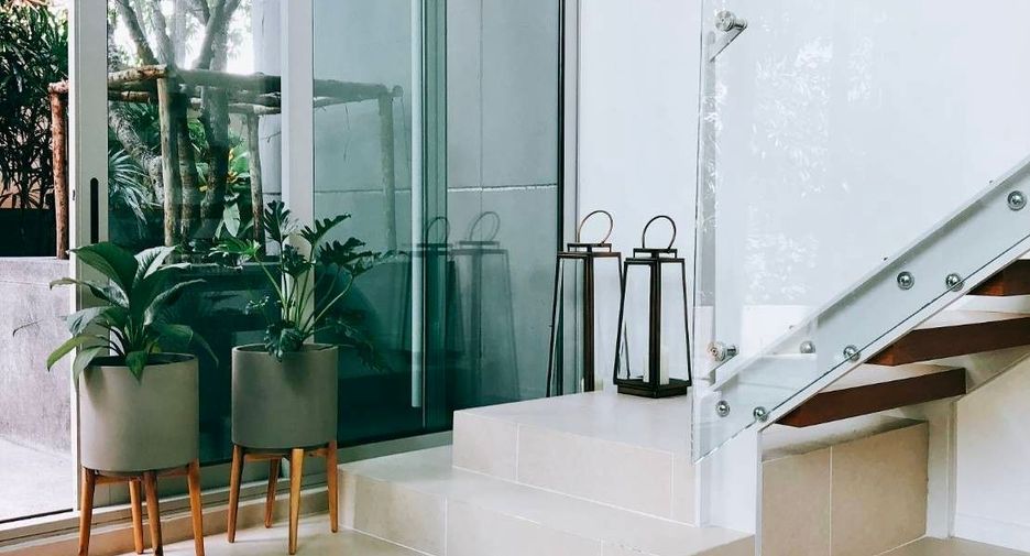For sale 3 bedrooms condo in Sathon, Bangkok