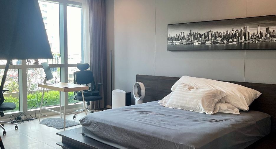 For sale 3 bedrooms condo in Sathon, Bangkok