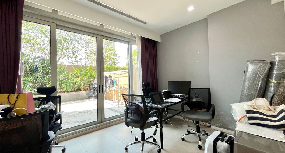 For sale 3 bedrooms condo in Sathon, Bangkok