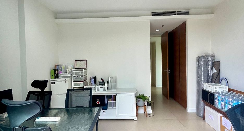 For sale 3 bedrooms condo in Sathon, Bangkok
