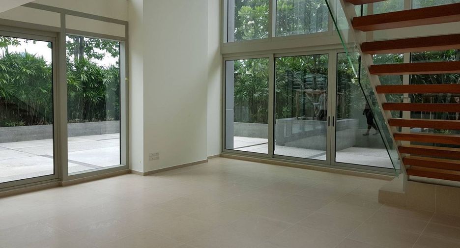 For sale 3 bedrooms condo in Sathon, Bangkok