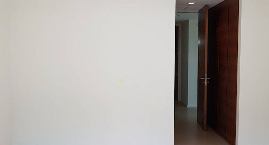 For sale 3 bedrooms condo in Sathon, Bangkok