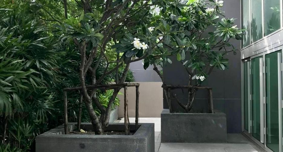 For sale 3 bedrooms condo in Sathon, Bangkok